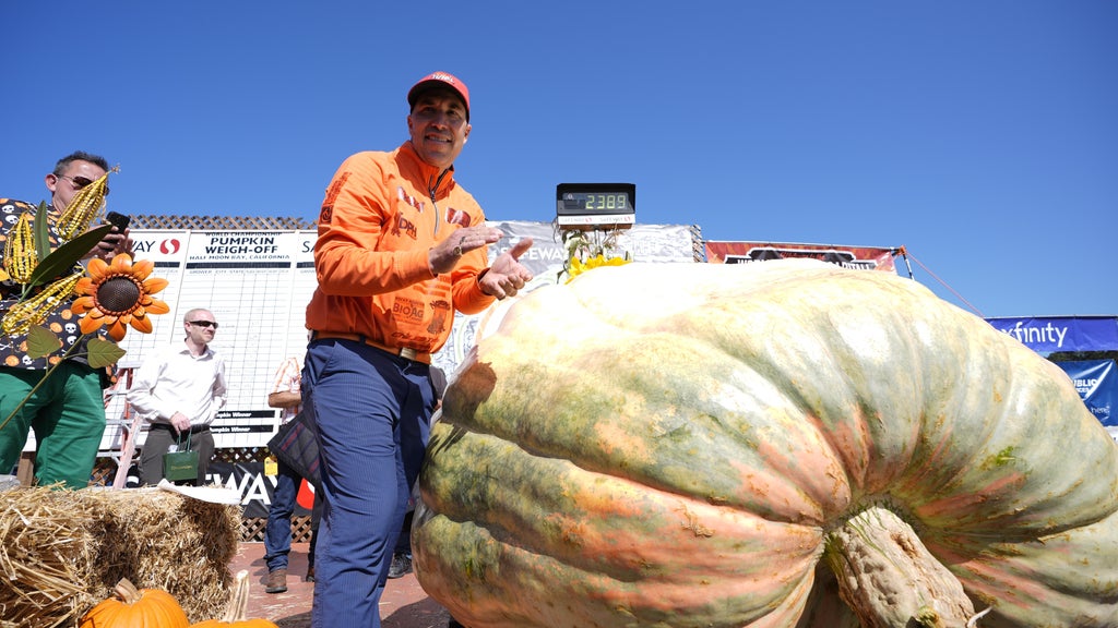 Minnesota man drives hauls giant pumpkin over 2,000 miles to California competition — WCCO / CBS Minnesota, Crystal Community news