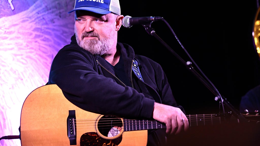 Zac Brown Band founding member raising awareness of ALS with "Hop on a Cure" nonprofit — WCCO / CBS Minnesota, Crystal Community news