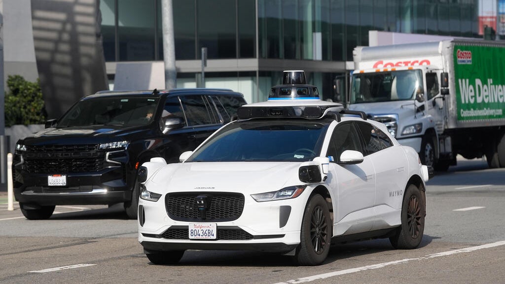 St. Paul City Council approves plan to study impact of robotaxis on workforce, public safety — WCCO / CBS Minnesota, Crystal Technology news