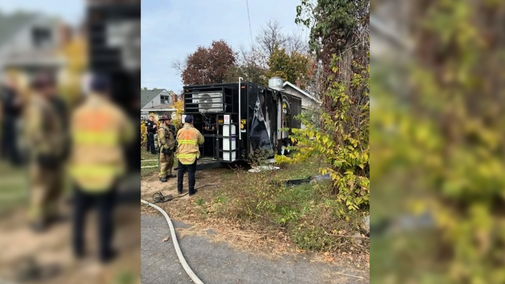 3 adults hospitalized after fire at food truck on St. Paul's east side — WCCO / CBS Minnesota, Crystal Dining news