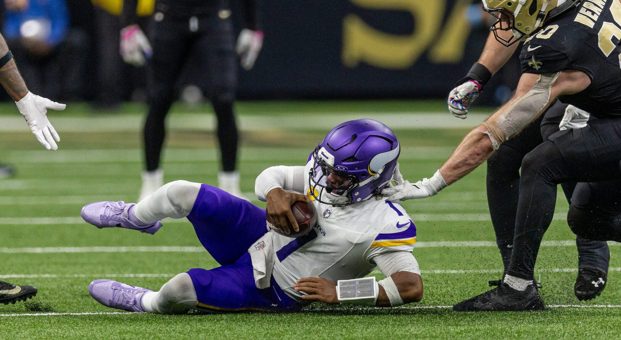 Kyler Murray Needs to Stop Sliding Before He Gets Hurt Again — Minnesota Sports Fan, Crystal Sports news