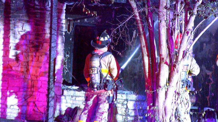 One person dies, another person and a dog rescued from Blakeley Drive house fire — KENS 5 (San Antonio), Crystal Health news