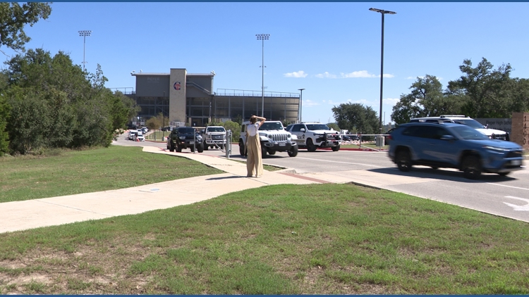 Parents rush to Pieper High School during lockdown; two teens taken into custody — KENS 5 (San Antonio), Crystal Schools news