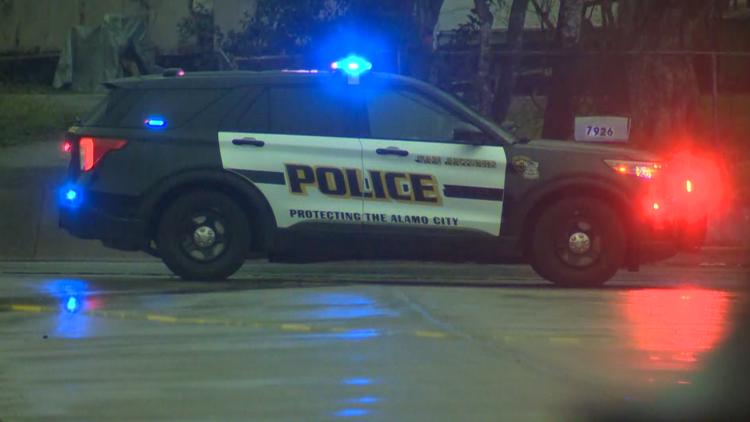 Driver arrested on DWI charge after running red light and crashing into car, police say — KENS 5 (San Antonio), Crystal Health news