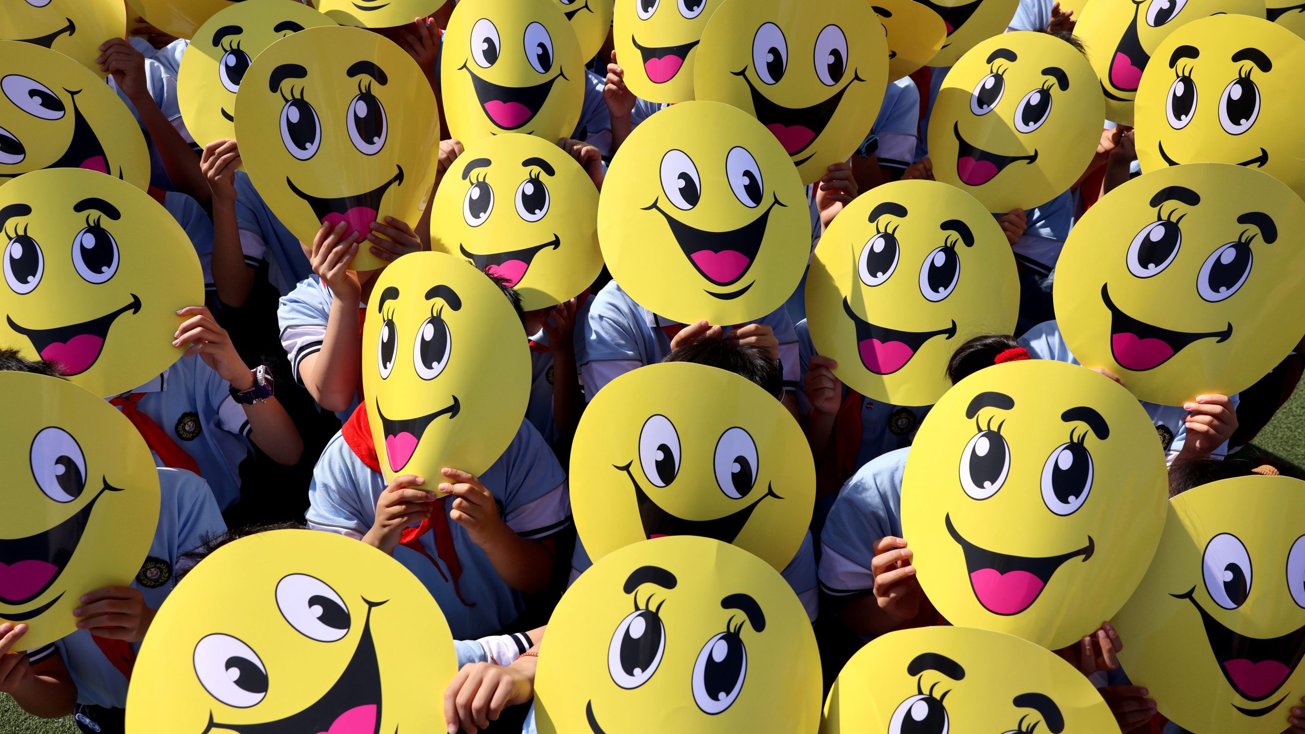 Want to improve your mood and your health? Smile more often, experts suggest — FOX 9, Crystal Health news