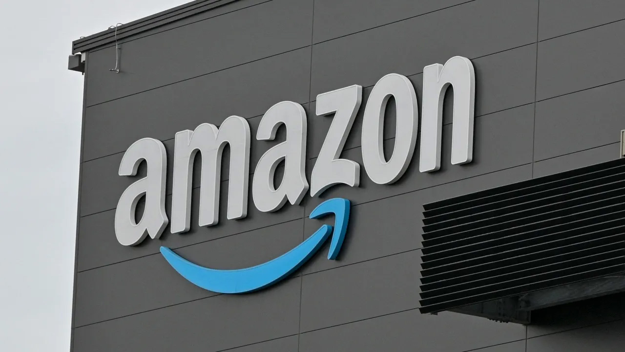 Amazon to hire more than 300,000 US workers for holiday shopping rush — FOX 9